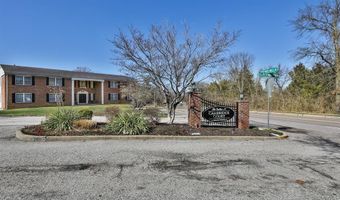 922 N Claytonbrook Dr 1, Ballwin, MO 63011