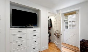 75 Pelham St A, Newport, RI 02840