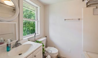 121 Cherry Ave, Ames, IA 50010