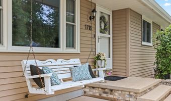 1718 SCHAEFER Cir, Appleton, WI 54915