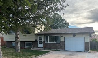 6902 MANHATTAN Ln, Cheyenne, WY 82009