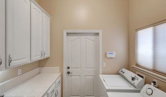 19274 Kanbridge St, Apple Valley, CA 92308