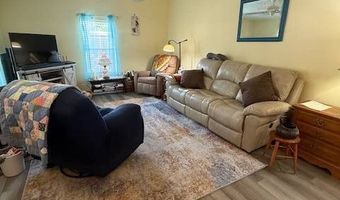 345 Waldorf Dr, Auburndale, FL 33823