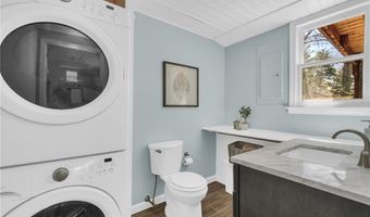 6 Acre Ave, Barrington, RI 02806