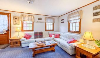 12 Beach St, Alton, NH 03810