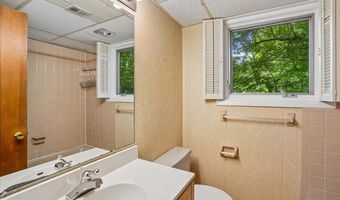 9009 CHARRED OAK Dr, Bethesda, MD 20817
