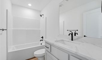 1599 Grayhawk Dr, Basehor, KS 66007