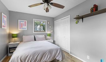 306 E Maple St, Beresford, SD 57004