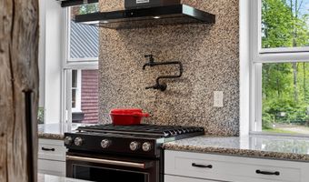 290 Leighton Rd, Augusta, ME 04330