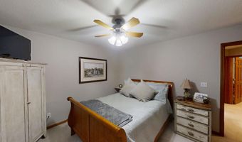 114 Chaudoin Dr, Angola, IN 46703