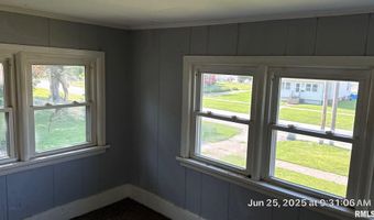 507 E MAIN St, Aledo, IL 61231