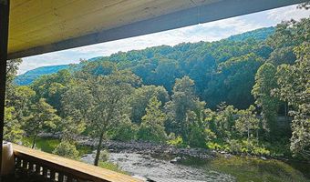 1738 Highland Trl, Alderson, WV 24910