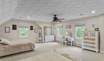 10 Lantern Brook Dr, Lincoln, RI 02865