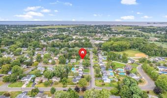 9 Brentwood Ter, Middletown, NJ 07748