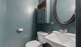 825 SE H St, Bentonville, AR 72712