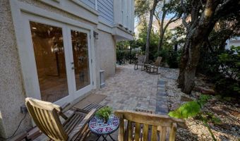 50 BEACH COTTAGE Ln, Atlantic Beach, FL 32233