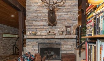 364 E 1600 Rd, Baldwin City, KS 66006