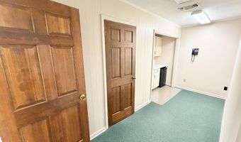 105 N Hickory St, Aberdeen, MS 39730