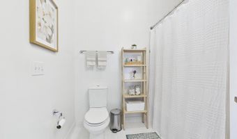 2101 N MONROE St #403, Arlington, VA 22207