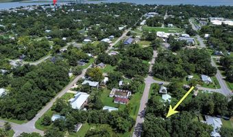 194 11th St, Apalachicola, FL 32320