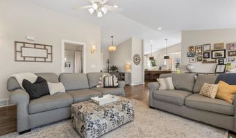 8409 Sunset Cir, Brandon, SD 57005