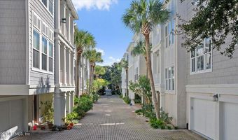 80 BEACH COTTAGE Ln 201, Atlantic Beach, FL 32233
