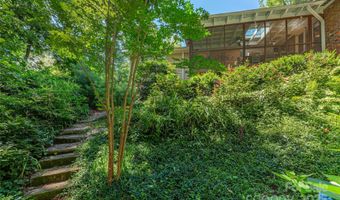 24 Woodcrest Rd, Asheville, NC 28804