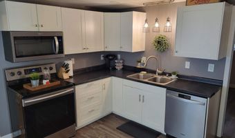 128 E Montford Ave, Ada, OH 45810