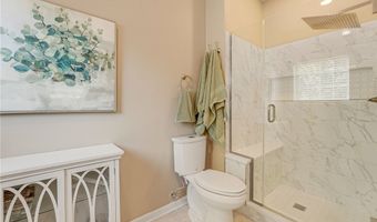 660 Elmwood Pt, Aurora, OH 44202