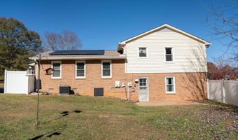 209 N Hill Dr, Boiling Springs, SC 29316