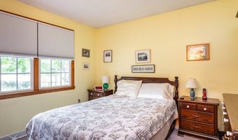 22 Bayview Ave, Berkley, MA 02779