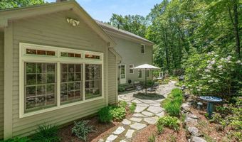 10 Buttonwood Rd, Bedford, NH 03110