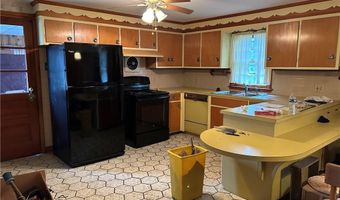 12 Oakland Ave, Johnston, RI 02919
