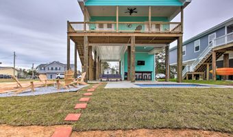 4082 Cardinal St, Bay St. Louis, MS 39520