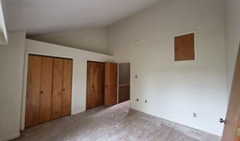 9 Evergreen Ln, Brattleboro, VT 05301