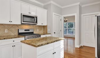 219 MOUNTAIN LAKE Trl, Alabaster, AL 35007