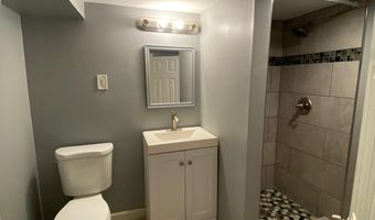 5915 BROOKLAND Rd, Alexandria, VA 22310