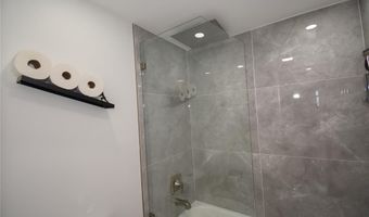 20301 W Country Club Dr 930, Aventura, FL 33180