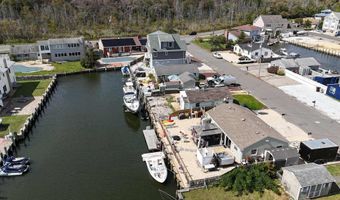 210 Fernwood Dr, Bayville, NJ 08721