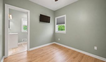 156 Myrtle Ave, Belford, NJ 07718