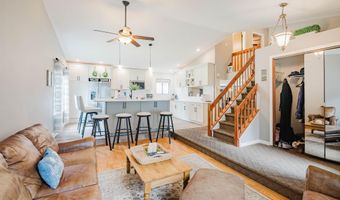 15 W Meadow Dr, Albany, NY 12203