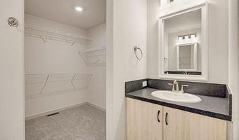 525 S 10th St, Berthoud, CO 80513