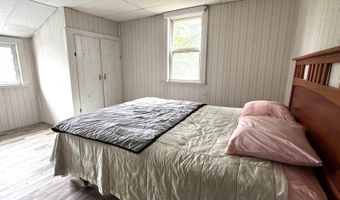 7 Howard Siding Ln, Abbot, ME 04406