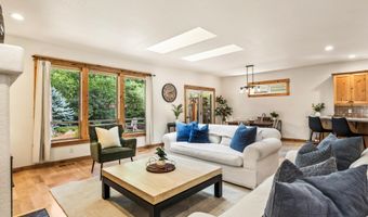 60836 Yellow Leaf St, Bend, OR 97702