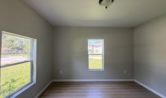 1301 Garland St, Allouez, WI 54301
