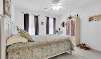 402 DERRYTOWN Dr, Bear, DE 19701