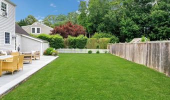4 Old Stone Rd, Darien, CT 06820