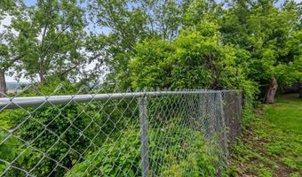 226 Manhattan Dr, Burlington, VT 05401