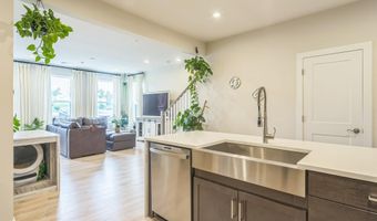 20306 NEWFOUNDLAND Sq, Ashburn, VA 20147