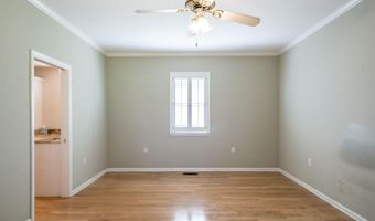 220 Lake Shore Dr, Alma, GA 31510